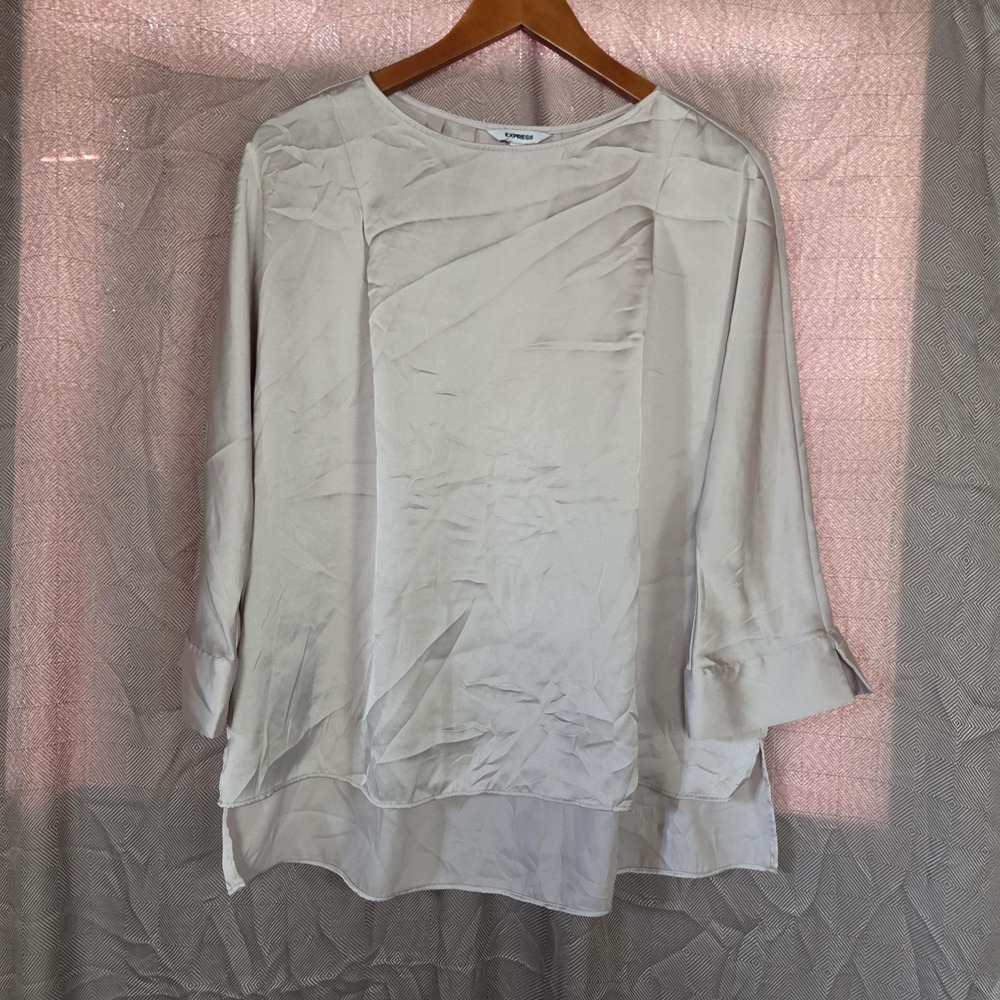 Express Blouse Womens Medium White Boat Neck 3/4 Sleeve Layered Hem Woven Top